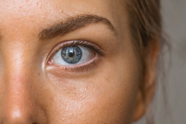 female eye 1