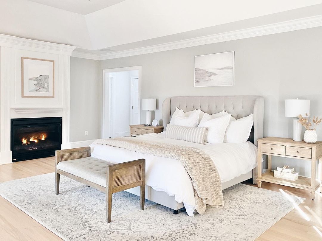 2-grey-bedroom-ideas-220821.jpg