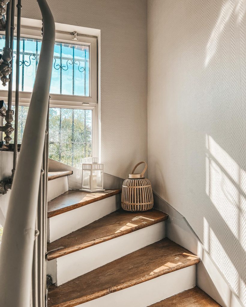 Stairway Decorating Ideas – Transform Your Home’s Entrance