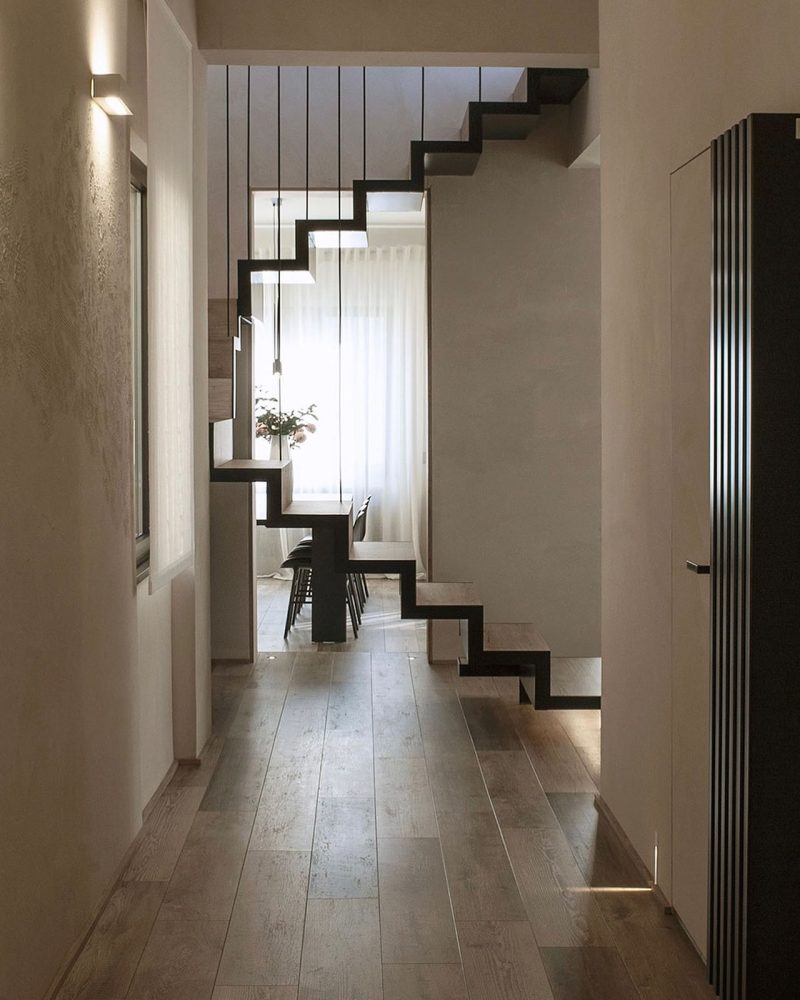 Stairway Decorating Ideas – Transform Your Home’s Entrance