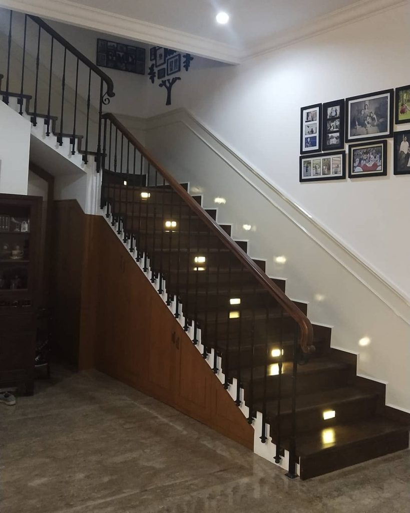 Stairway Decorating Ideas – Transform Your Home’s Entrance