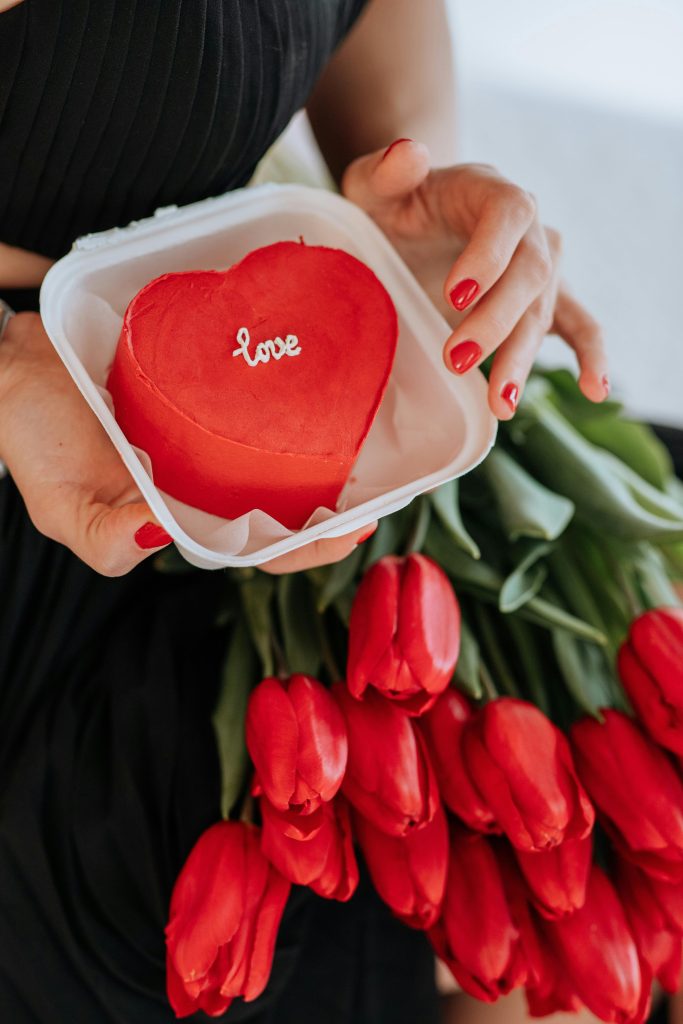 red valentines bouquet